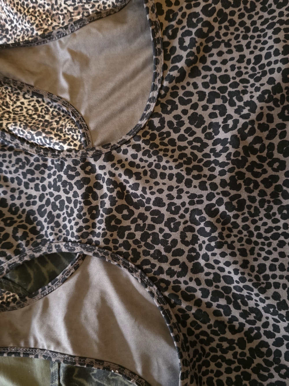 (Set Of 4) Leopard, Snake Print & Olive Tie Dye Racerback Cropped Tanks - Picture 4 of 14